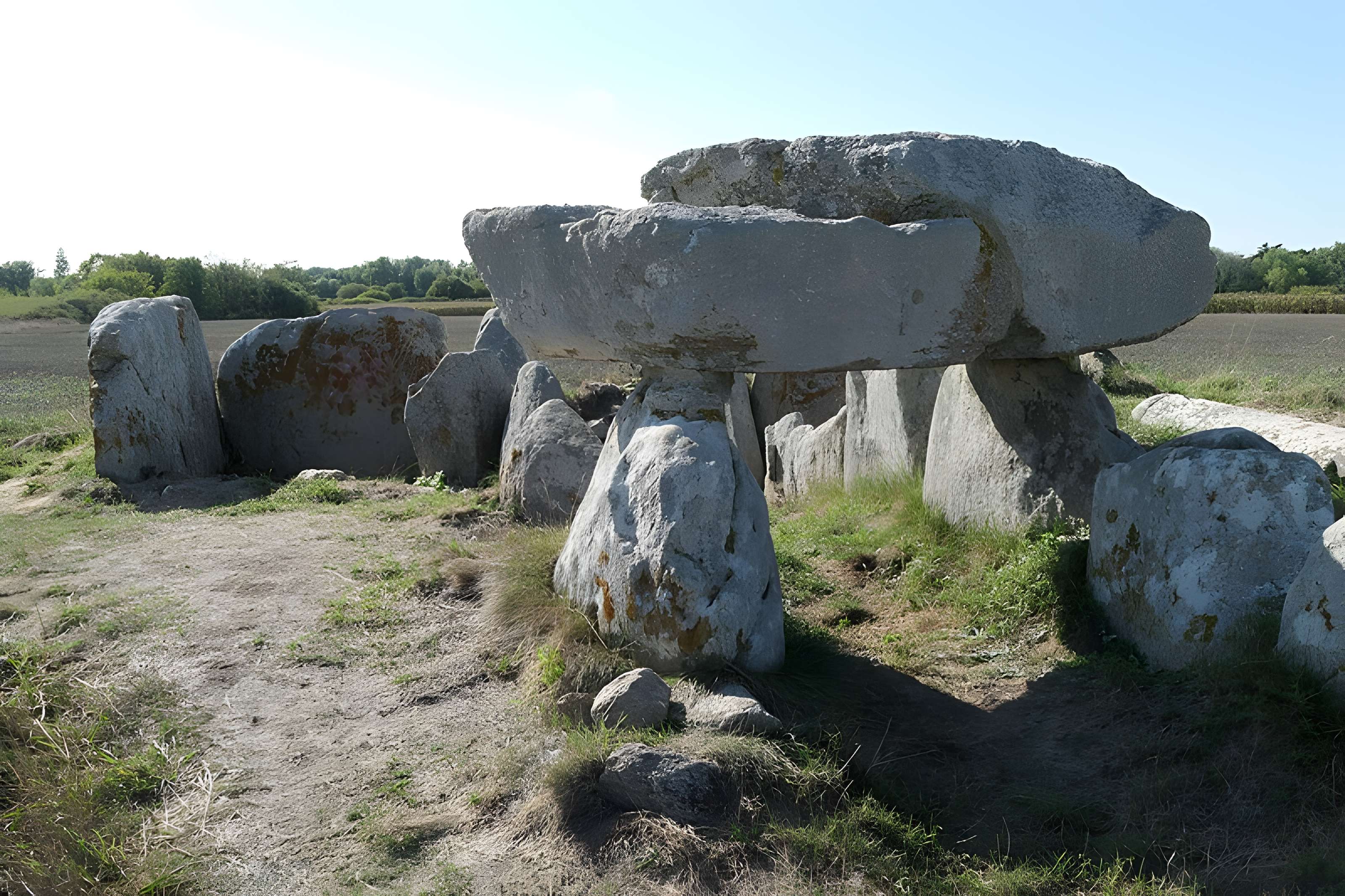 Allée couverte de Kerugon à Plomeur