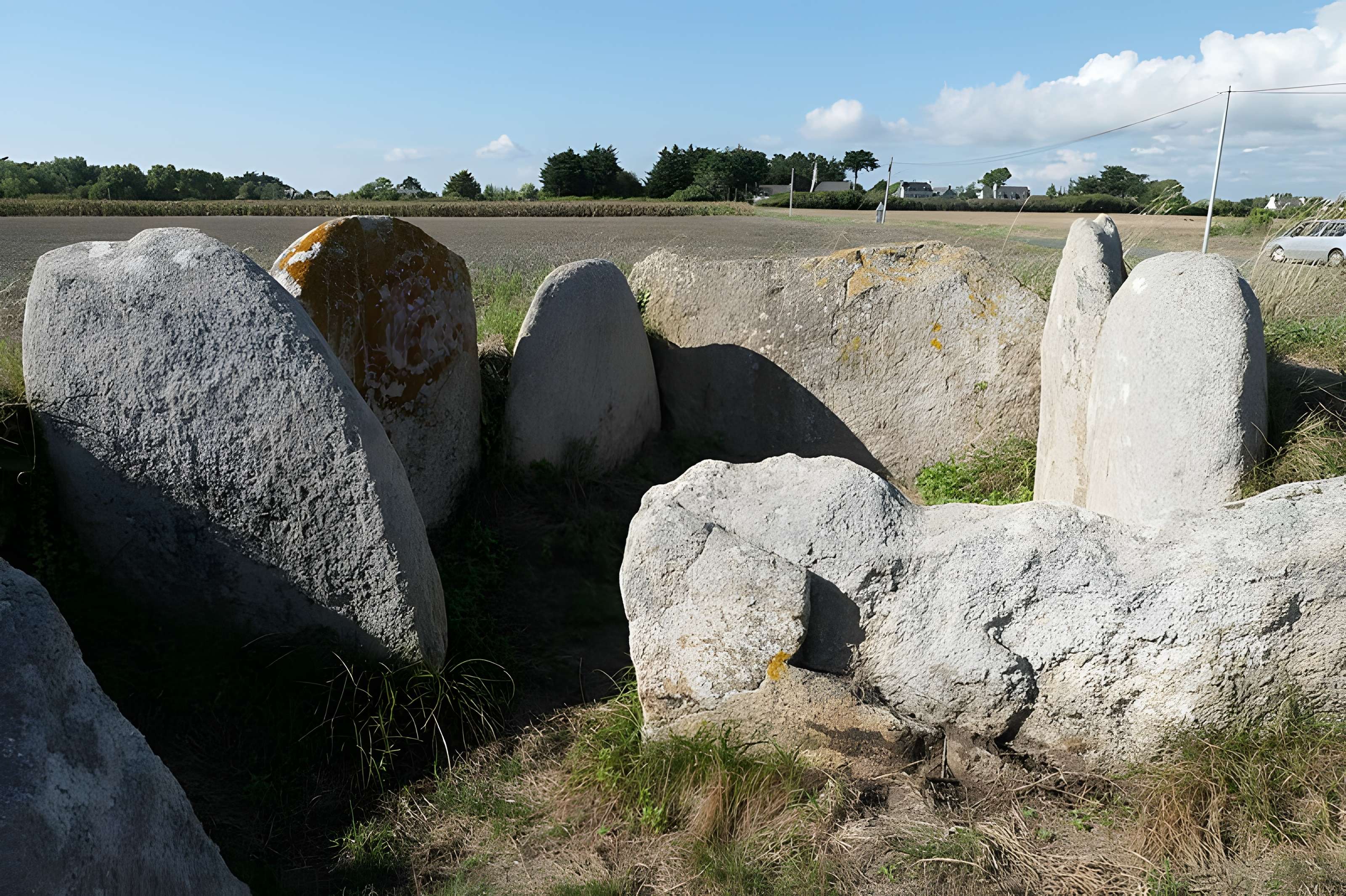 Allée couverte de Kerugon à Plomeur