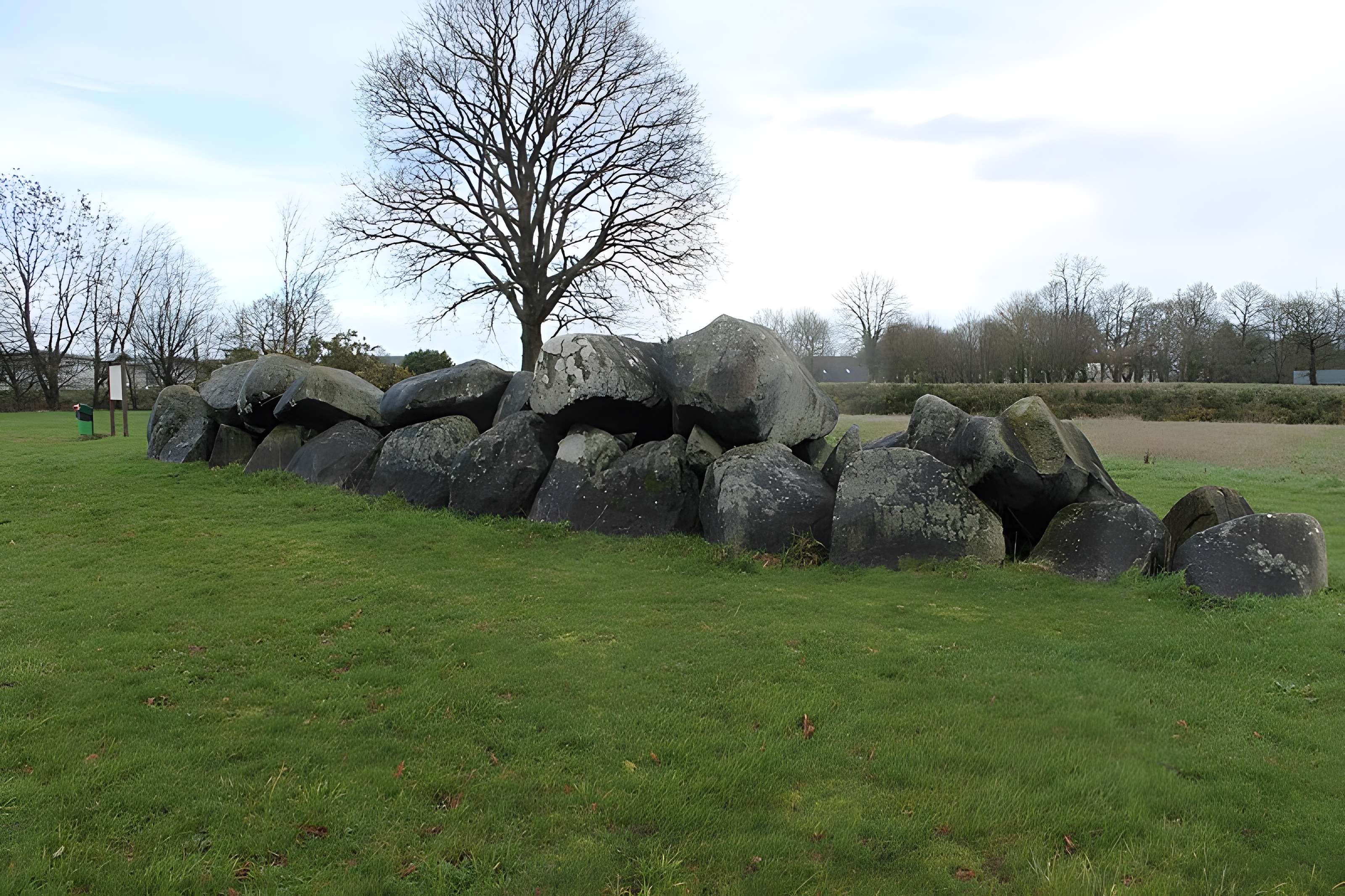 Allée couverte de la Couette à Ploufragan