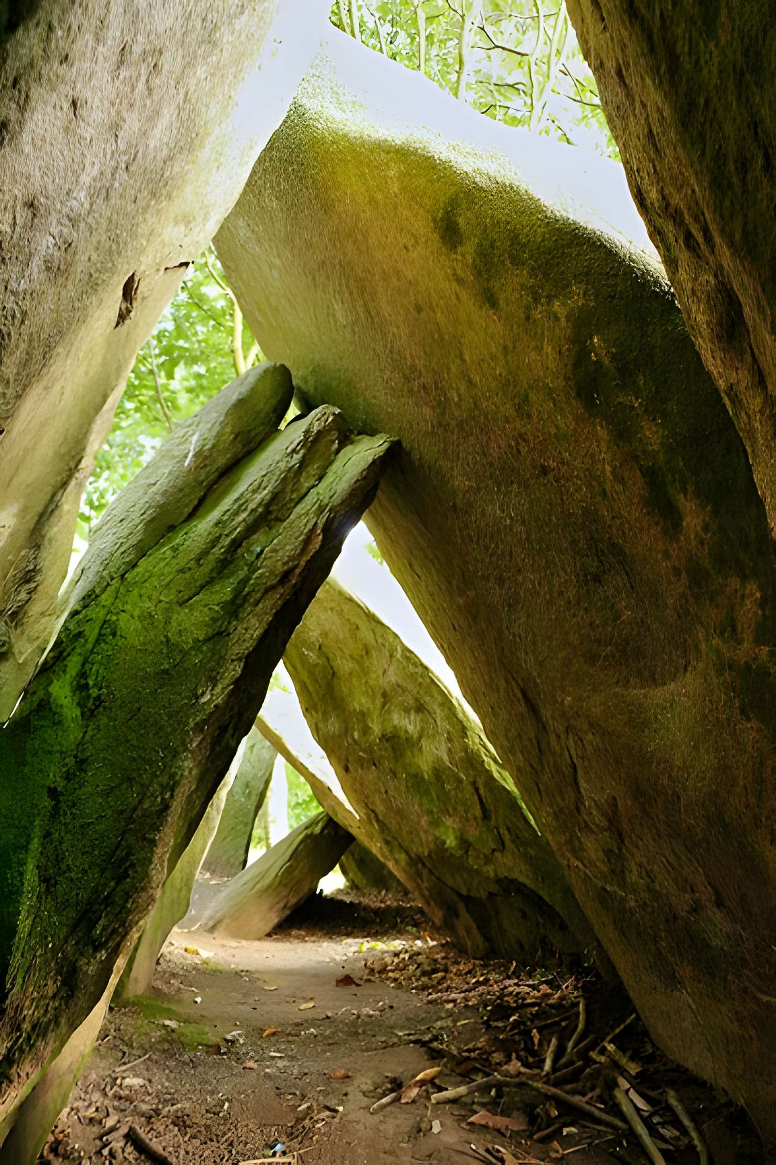 Allée couverte de Lesconil à Poullan-sur-Mer