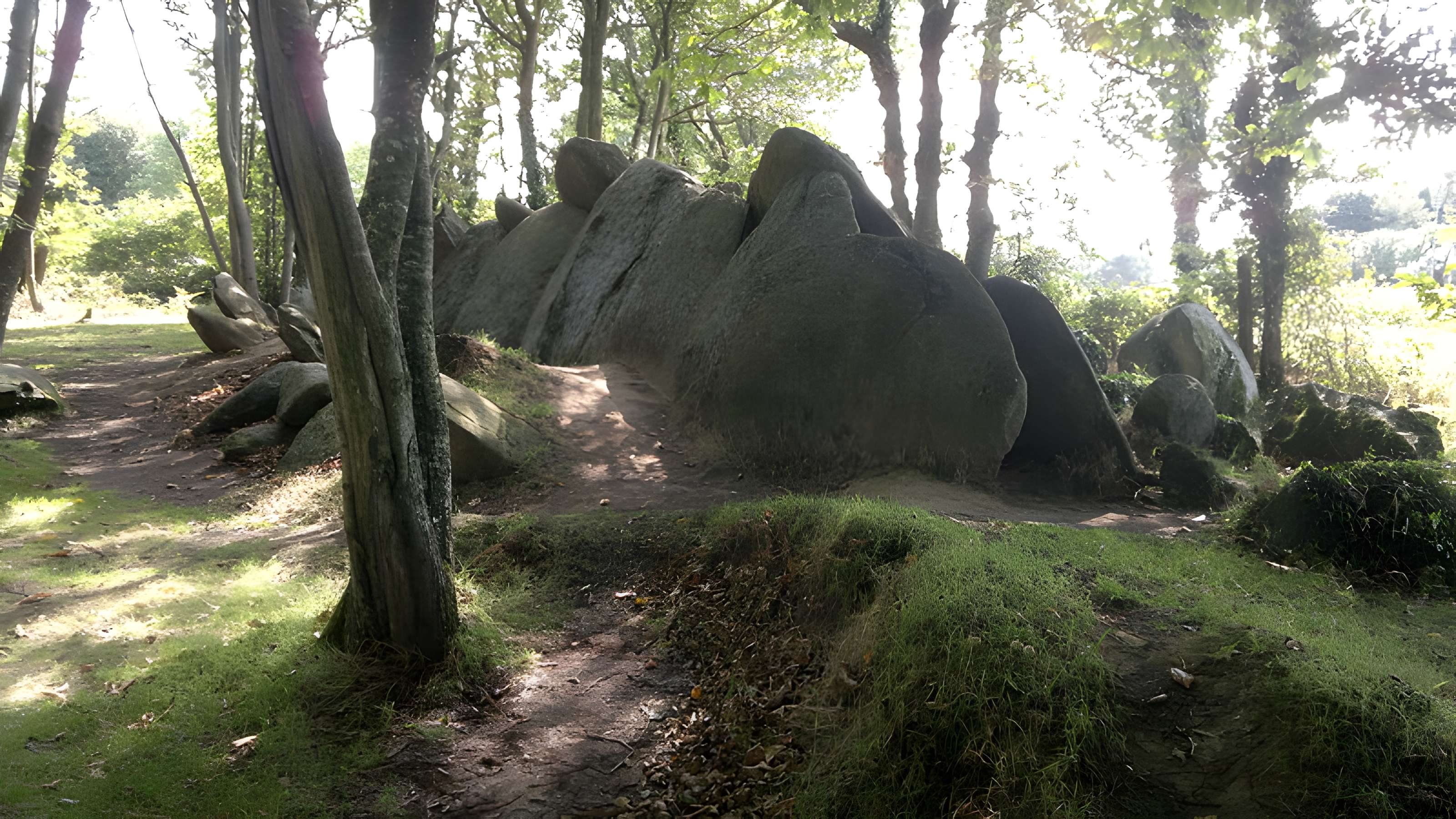 Allée couverte de Lesconil à Poullan-sur-Mer
