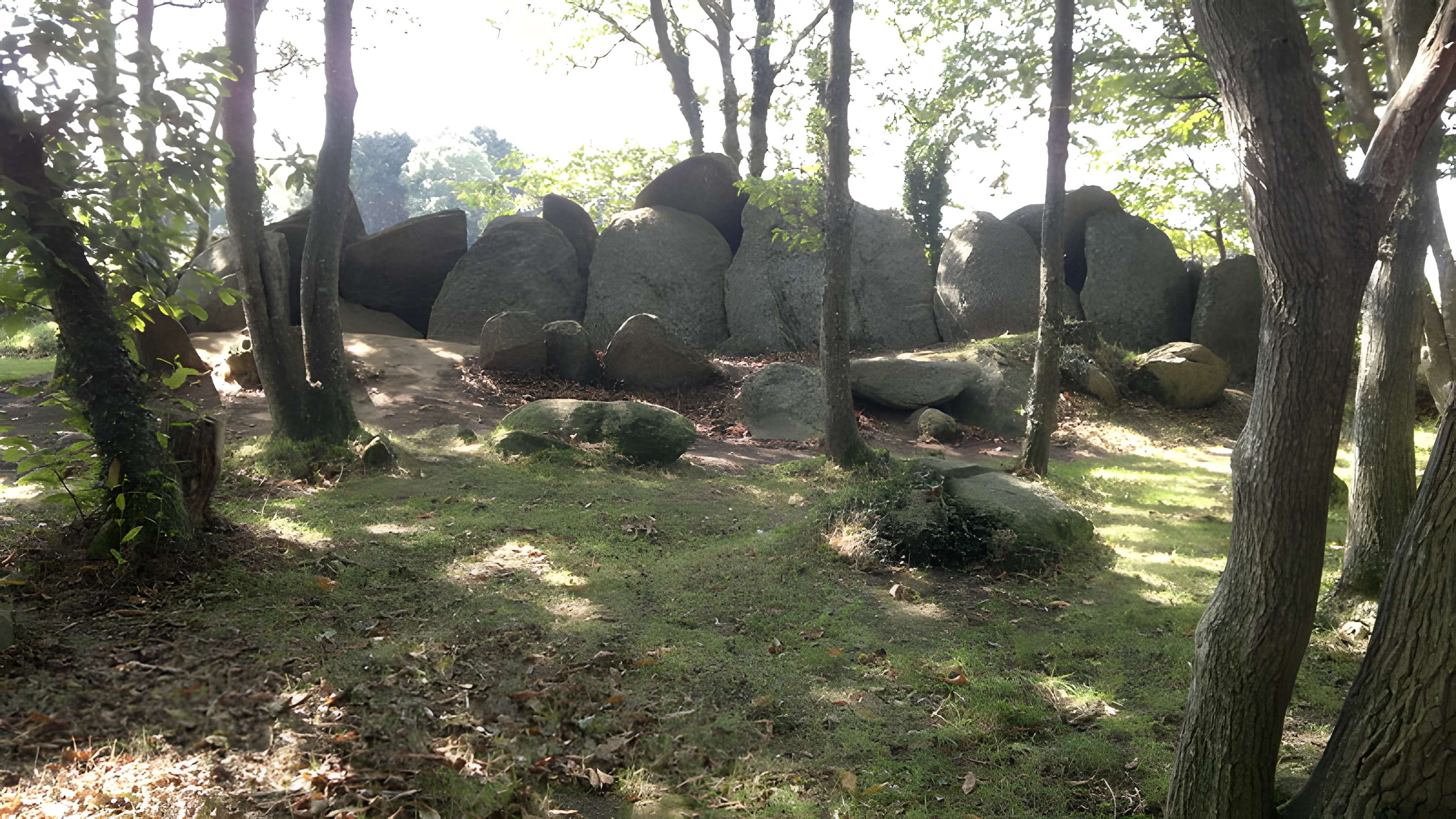 Allée couverte de Lesconil à Poullan-sur-Mer