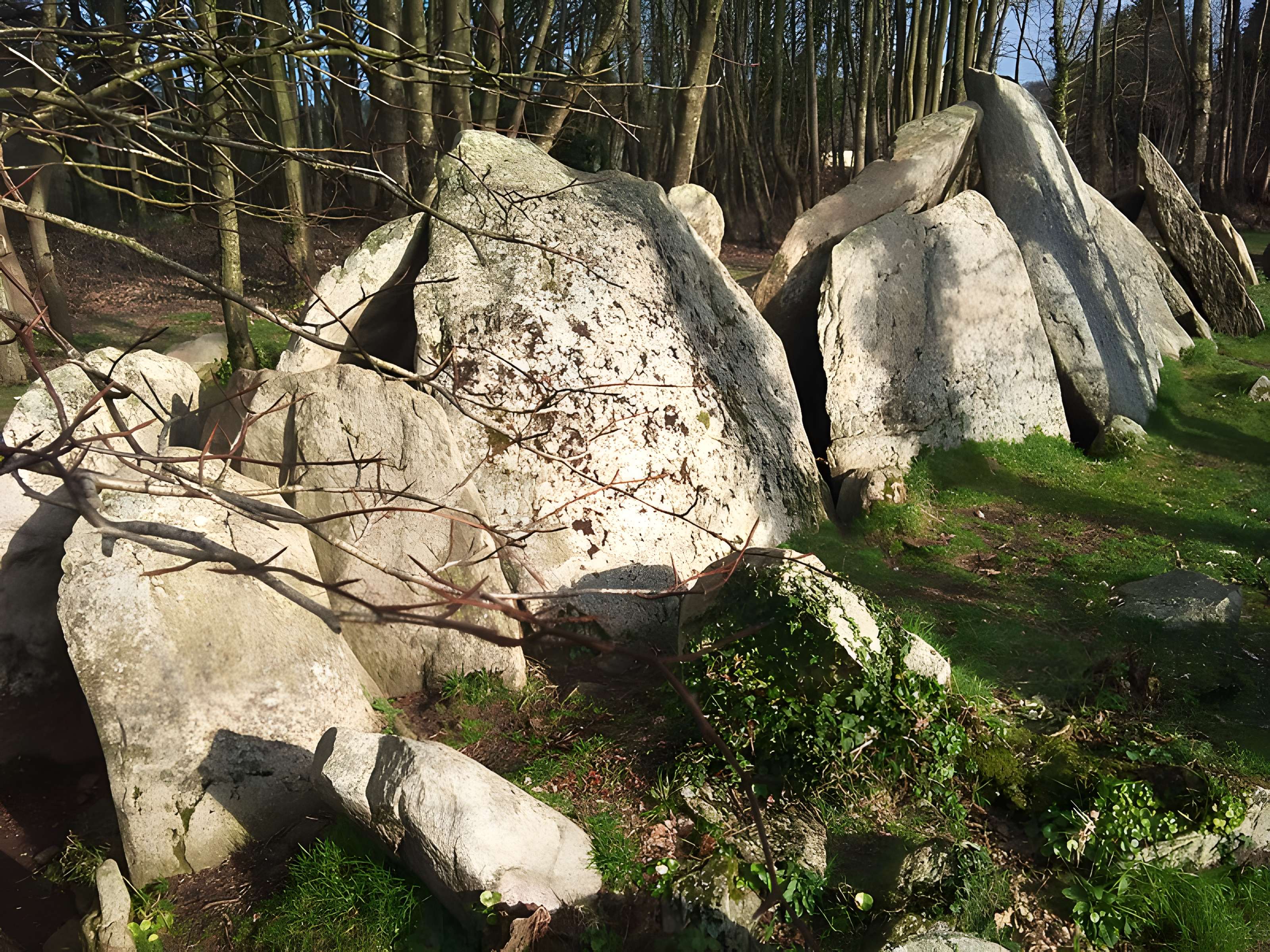 Allée couverte de Lesconil à Poullan-sur-Mer