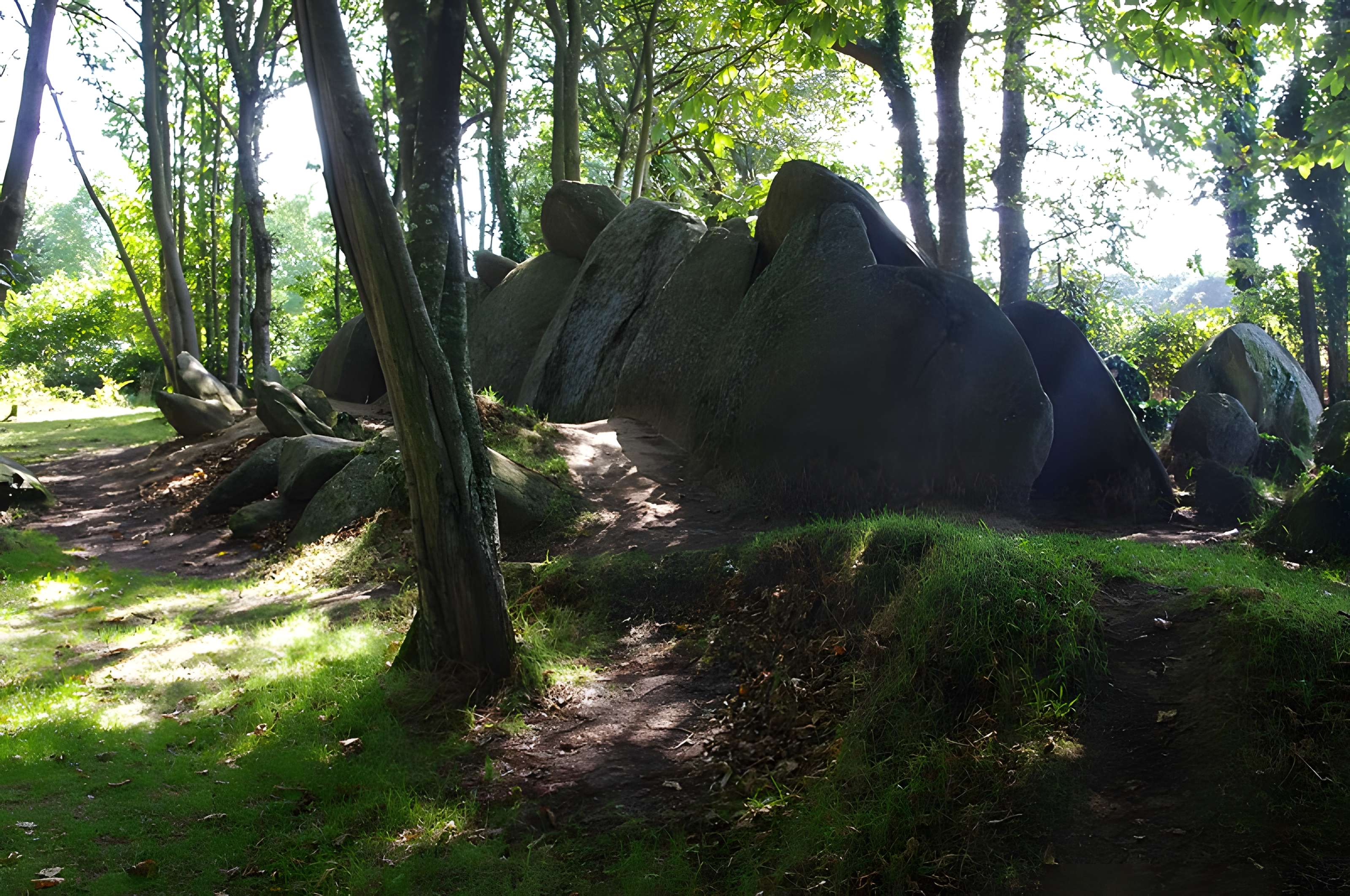 Allée couverte de Lesconil à Poullan-sur-Mer