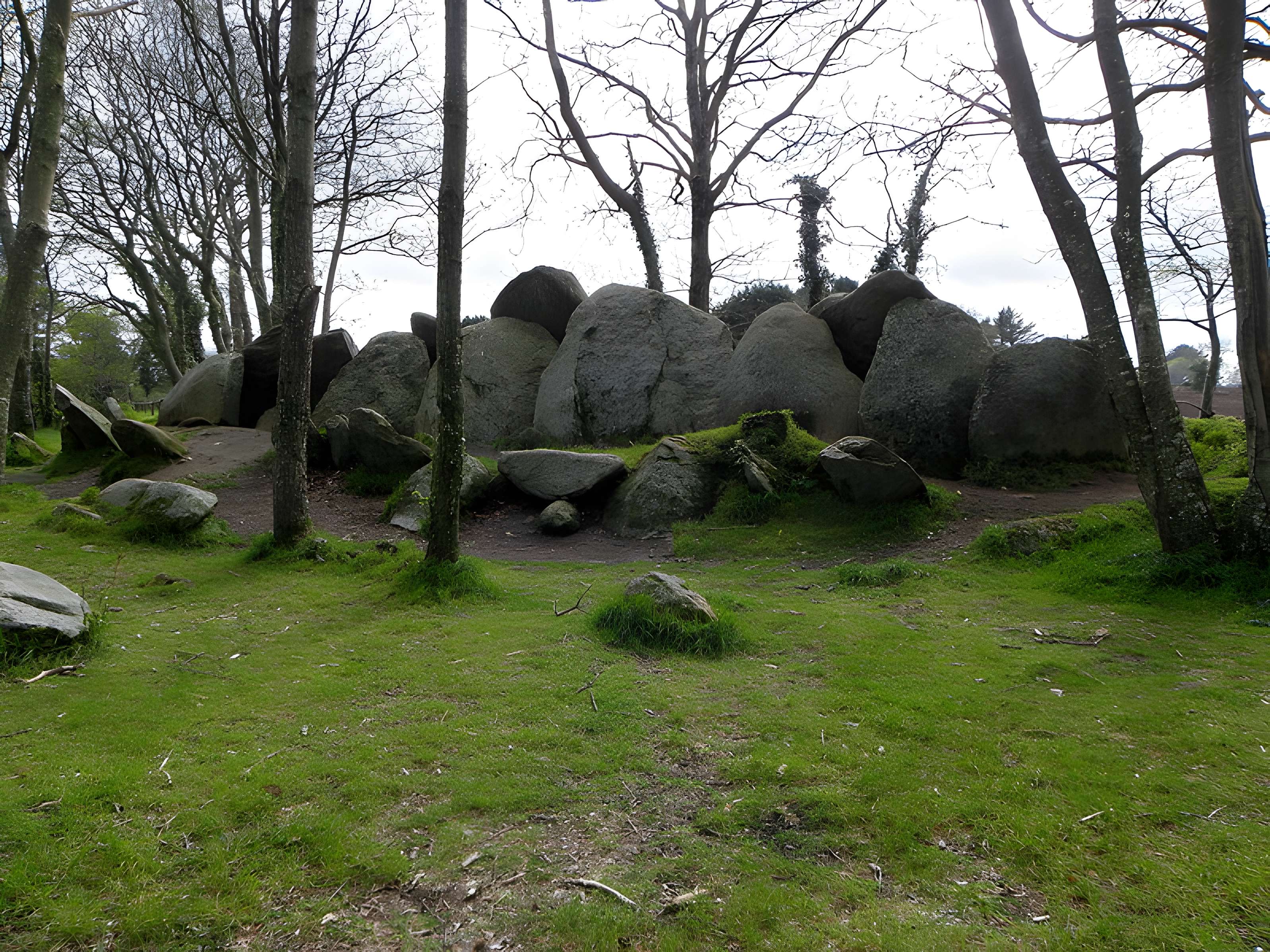 Allée couverte de Lesconil à Poullan-sur-Mer