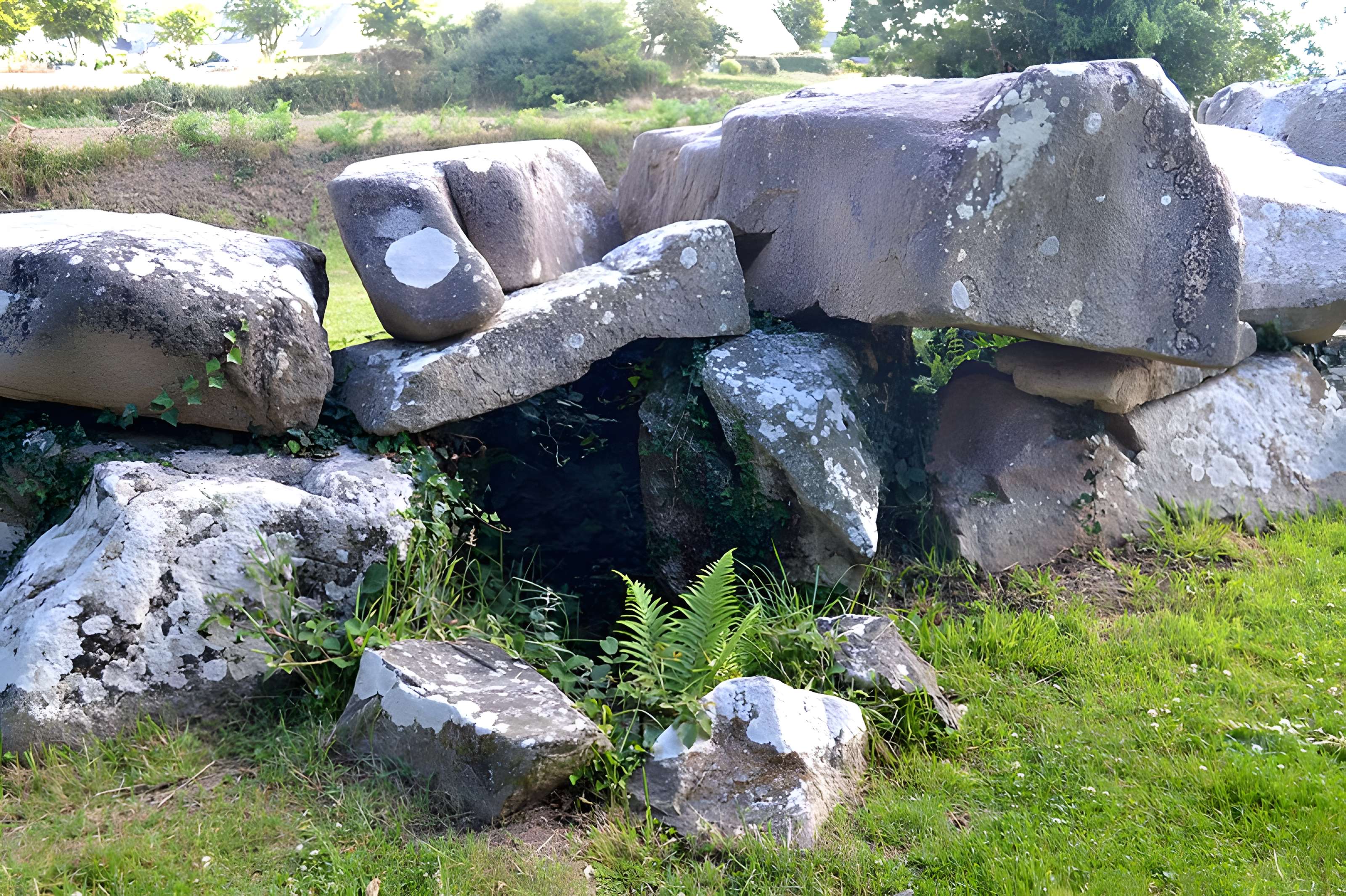 Allée couverte de Mélus à Ploubazlanec
