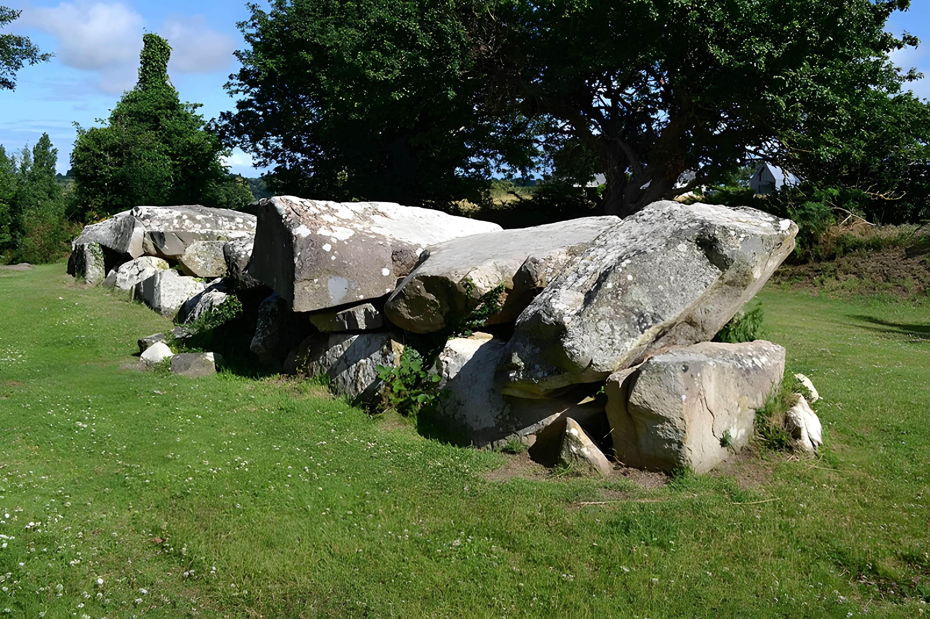 Allée couverte de Mélus à Ploubazlanec