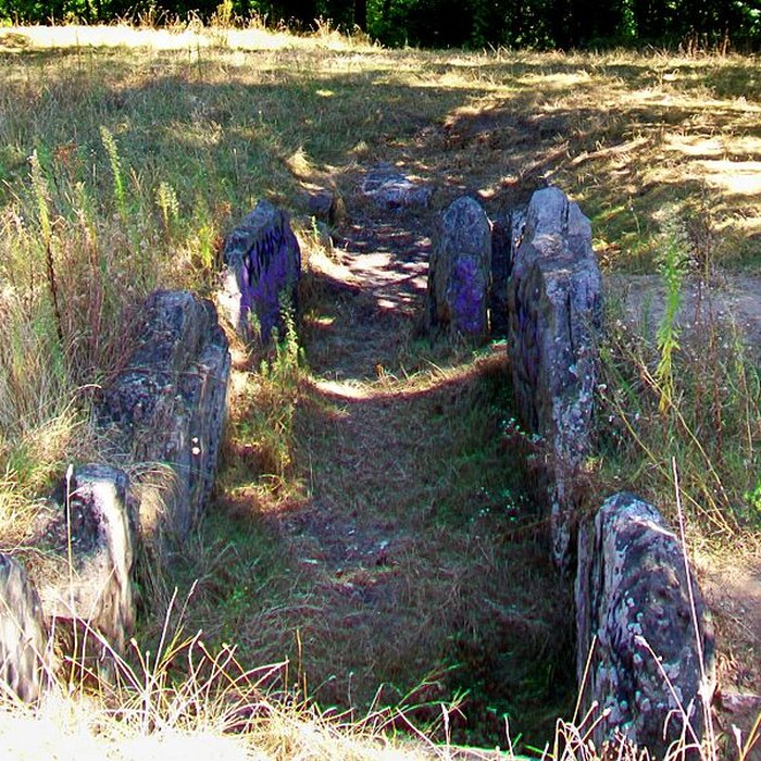 Photo de Allée couverte du cimetière aux Anglais à Vauréal