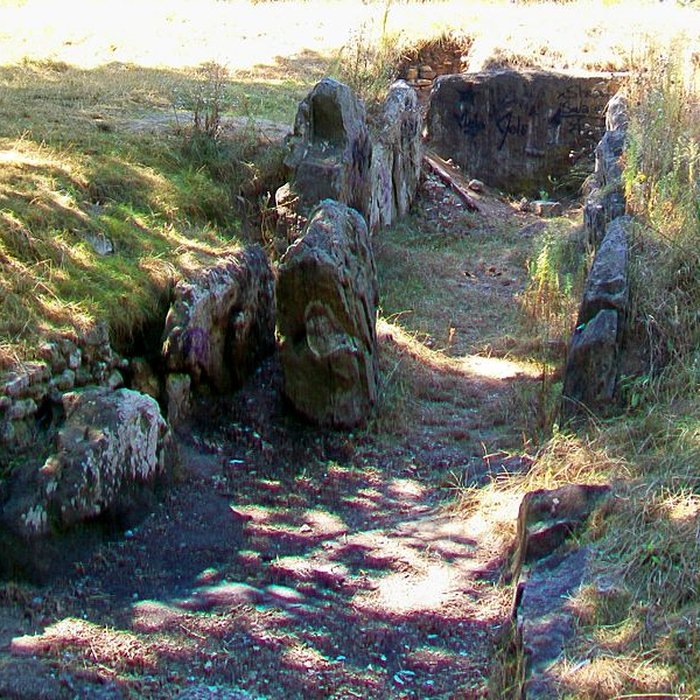 Photo de Allée couverte du cimetière aux Anglais à Vauréal