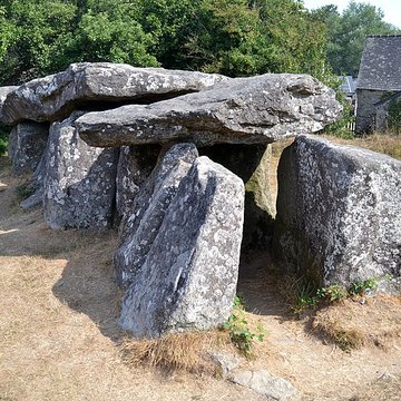 Allée couverte du Mougau-Bihan à Commana