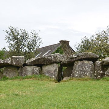 Allée couverte du Mougau-Bihan à Commana