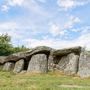 Allée couverte du Mougau-Bihan à Commana