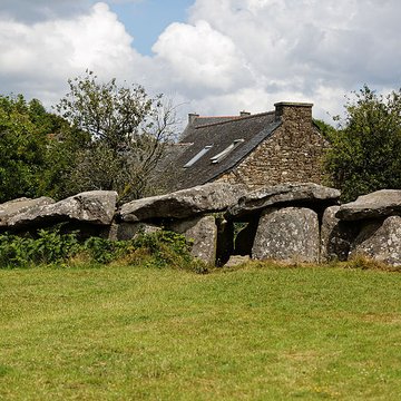 Allée couverte du Mougau-Bihan à Commana