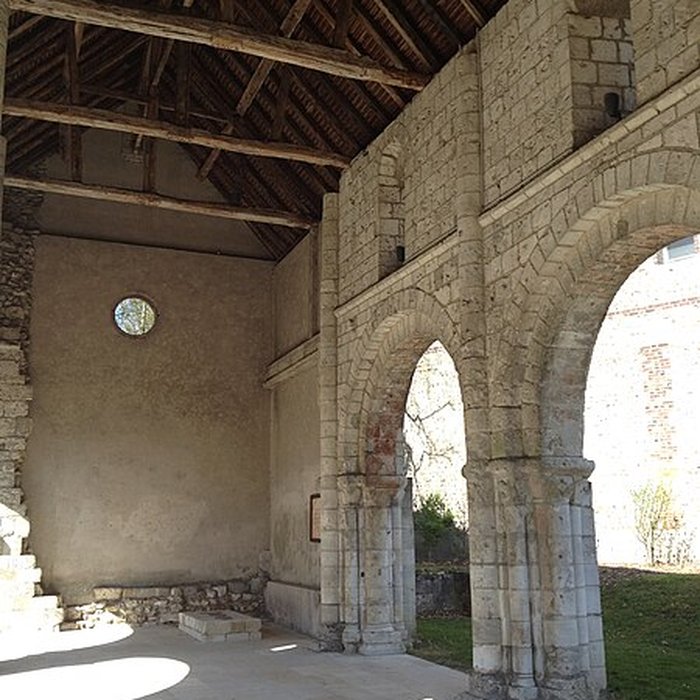 Photo de Ancienne église Saint-Jacques-du-Mont-aux-Malades de Mont-Saint-Aignan