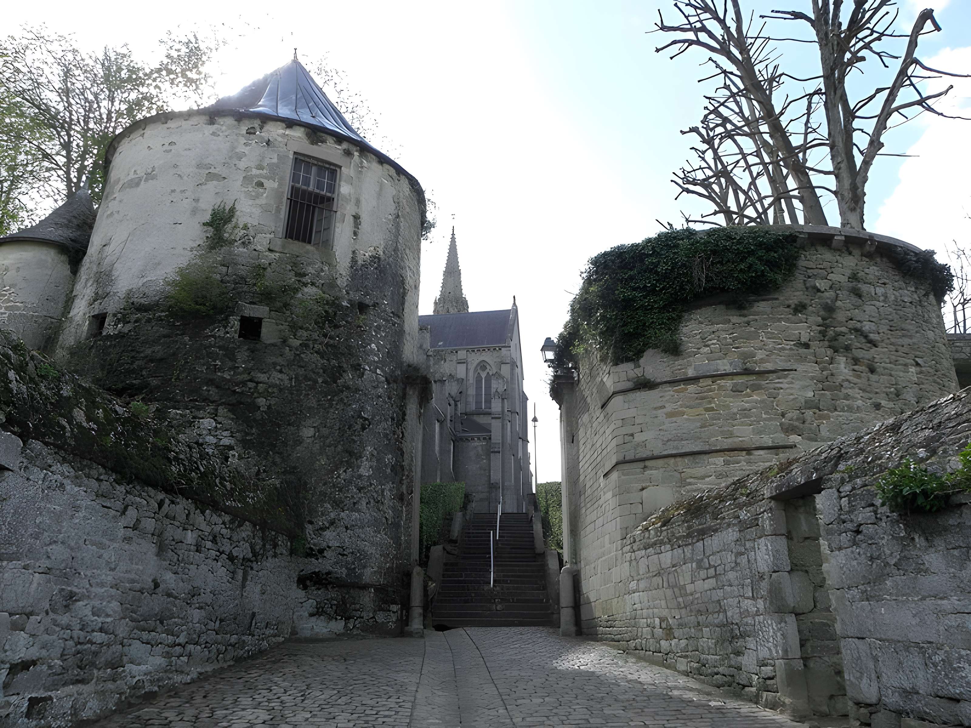 Anciennes fortifications de Quintin 