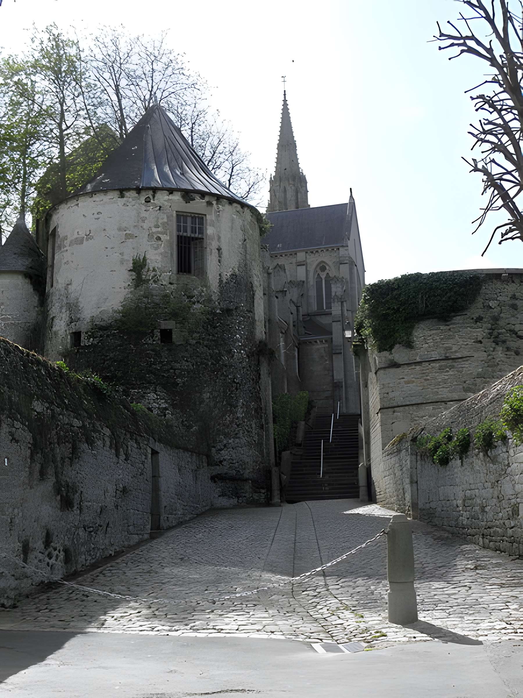 Anciennes fortifications de Quintin