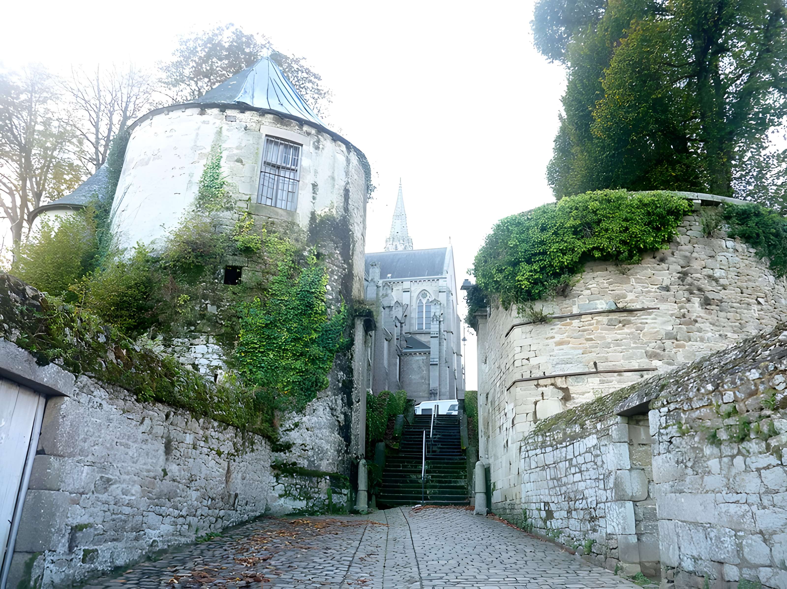 Anciennes fortifications de Quintin