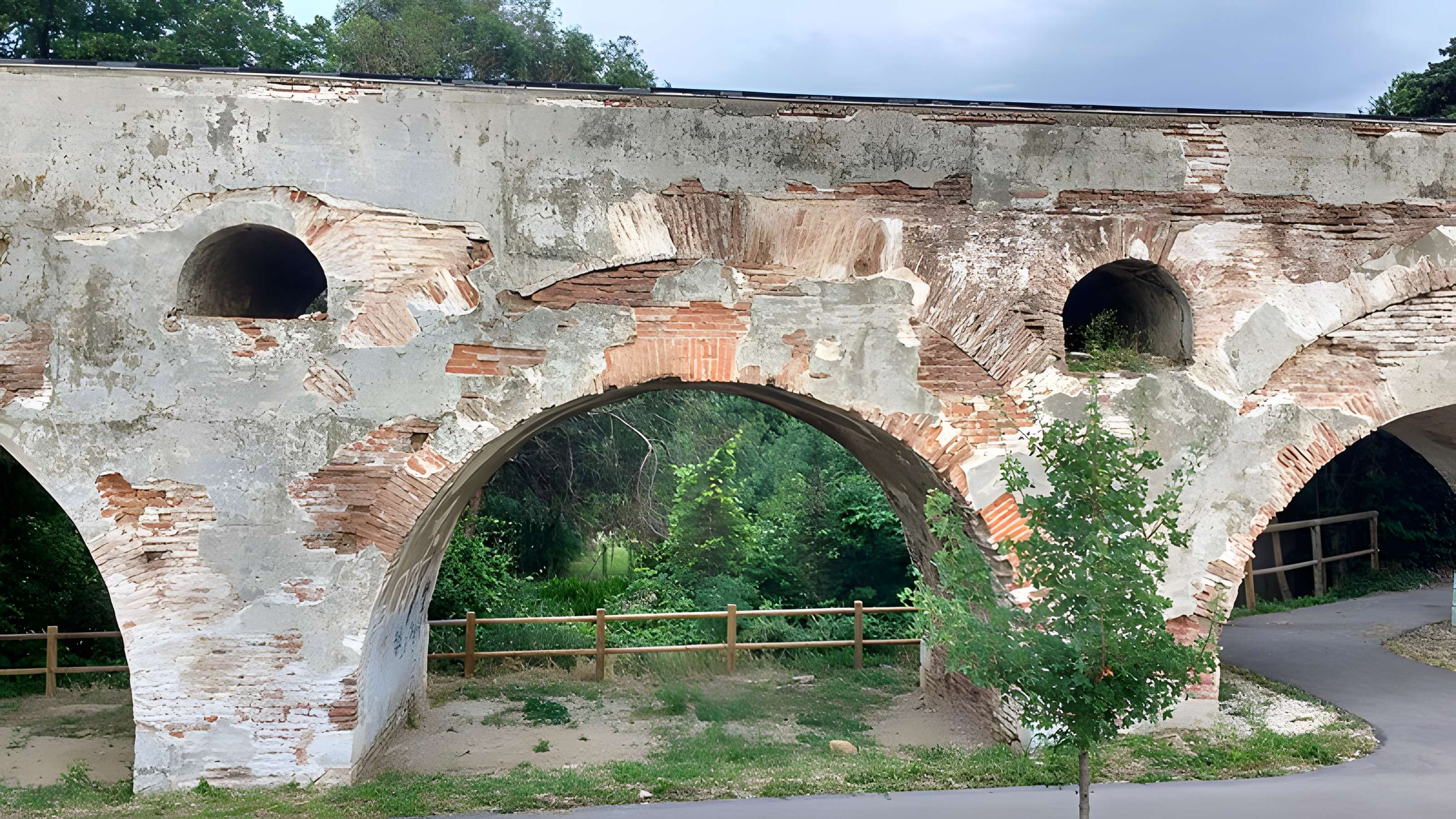 Aqueduc des Arcades du Pont-canal de Perpignan