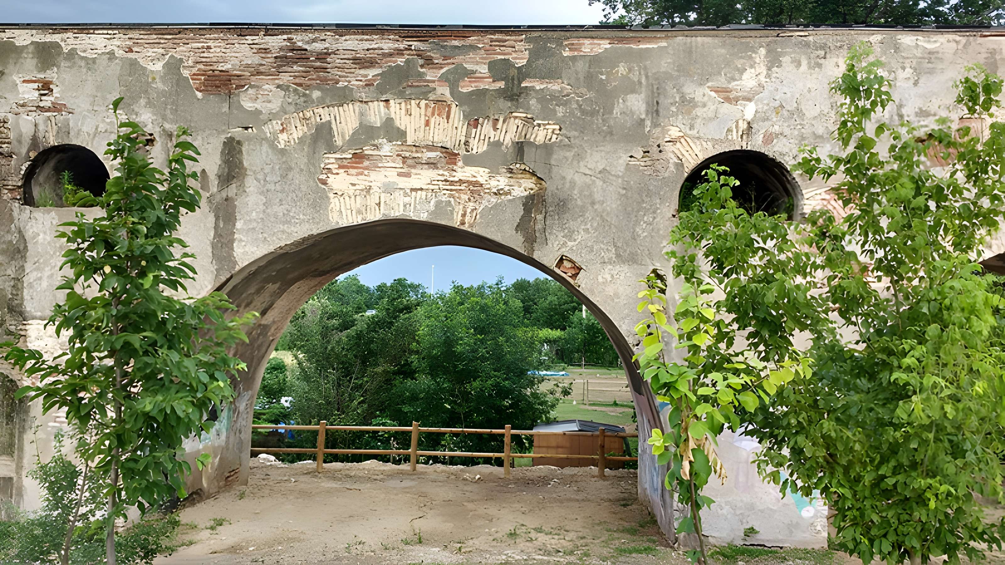 Aqueduc des Arcades du Pont-canal de Perpignan