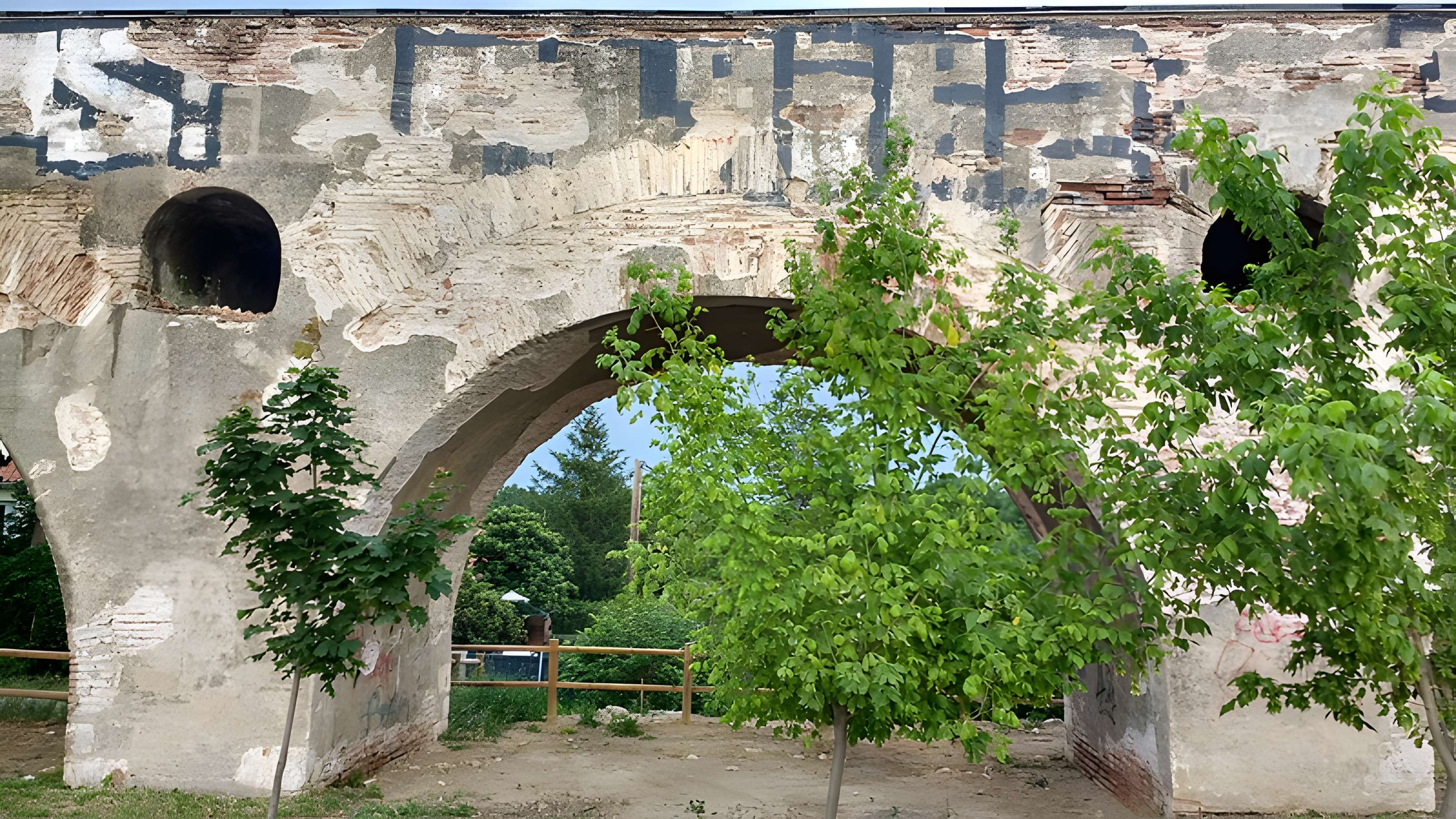 Aqueduc des Arcades du Pont-canal de Perpignan