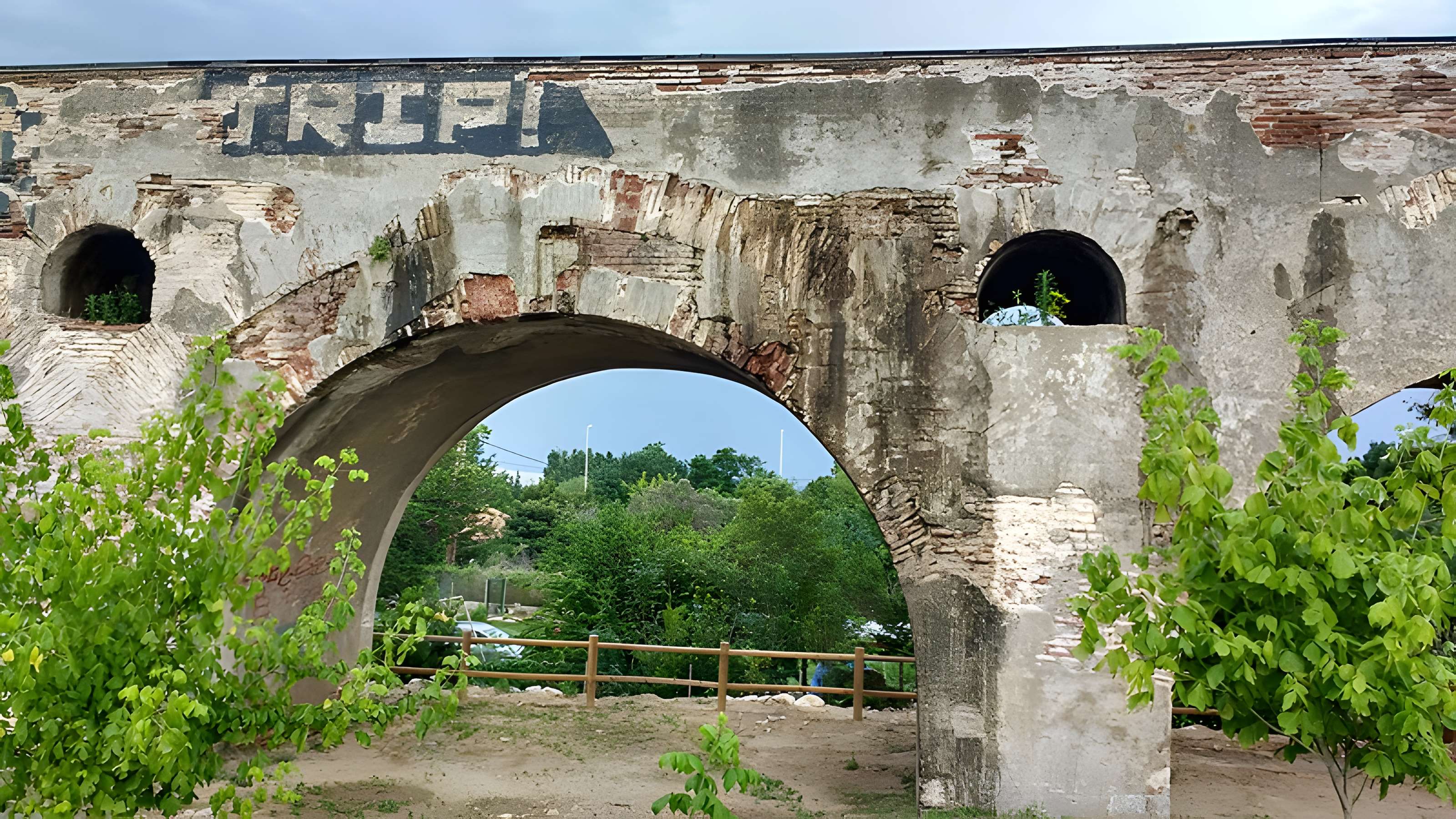 Aqueduc des Arcades du Pont-canal de Perpignan