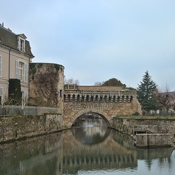 Photo de Arche des Grands Prés à Vendôme