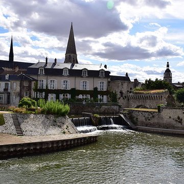 Arche des Grands Prés à Vendôme