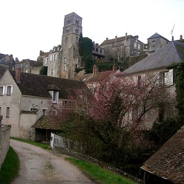 Basilique Saint-Thugal de Château-Landon