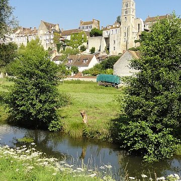Basilique Saint-Thugal de Château-Landon