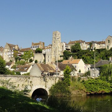 Basilique Saint-Thugal de Château-Landon