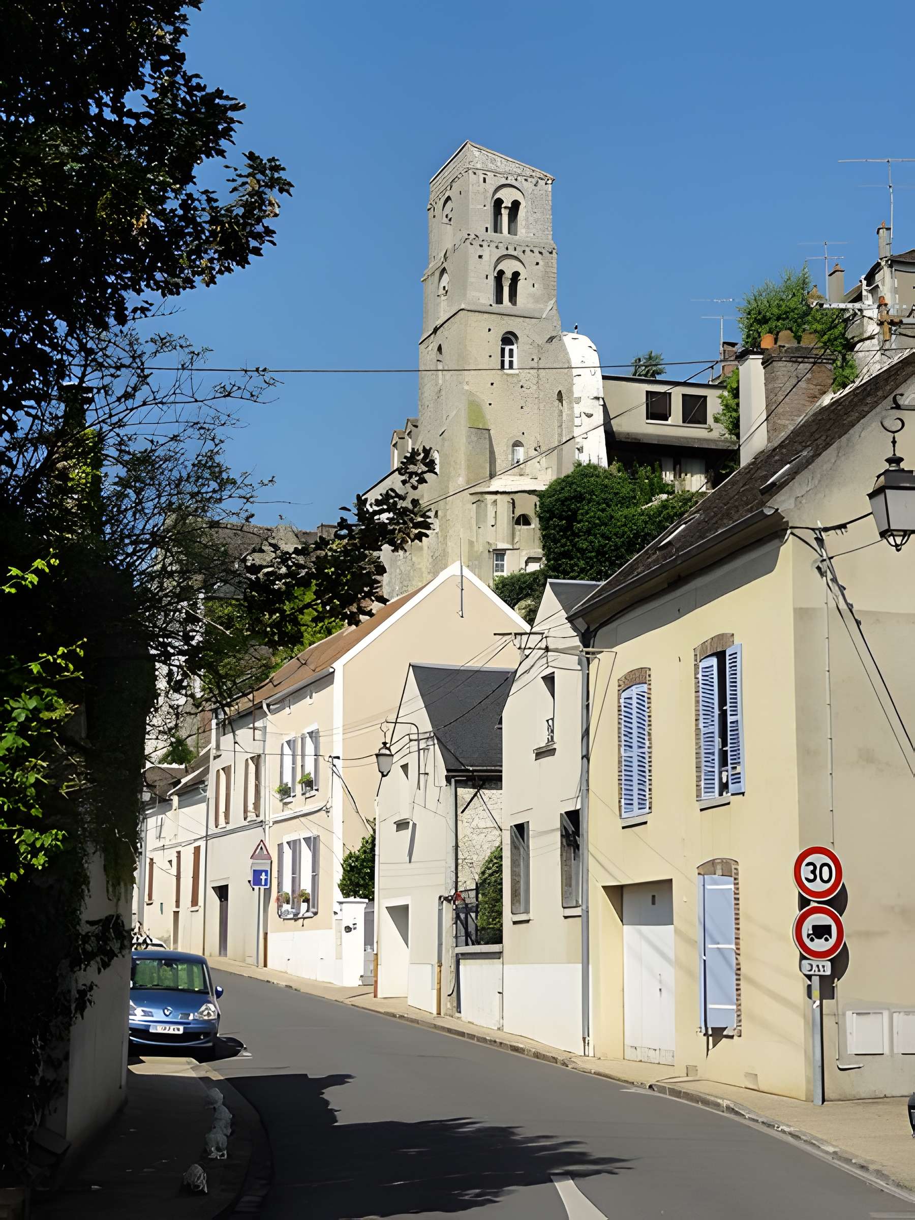 Basilique Saint-Thugal de Château-Landon
