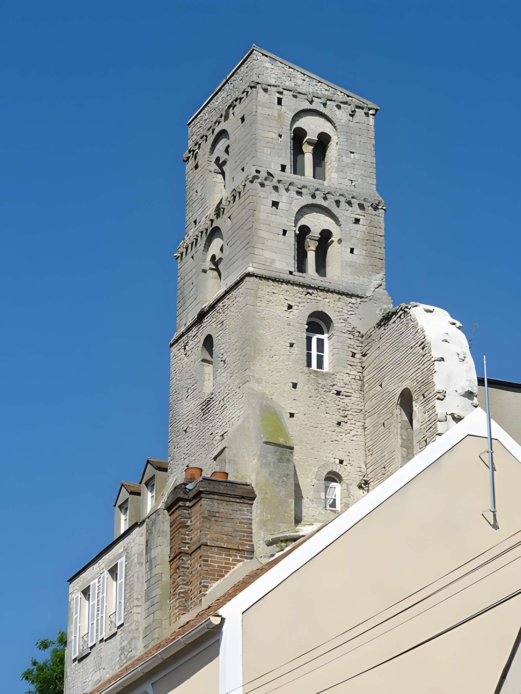 Basilique Saint-Thugal de Château-Landon