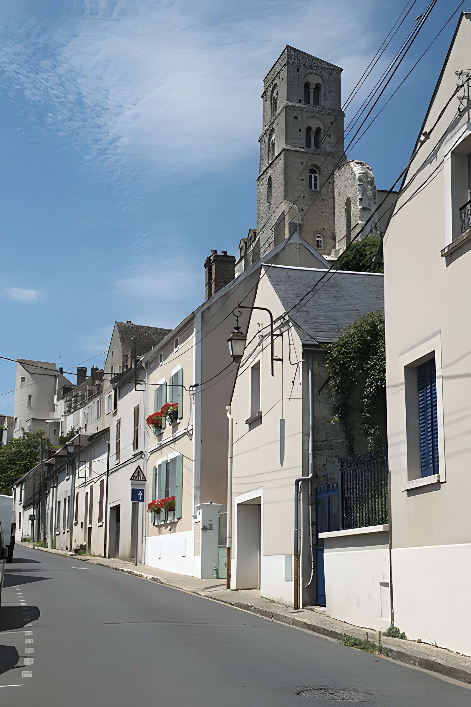 Basilique Saint-Thugal de Château-Landon