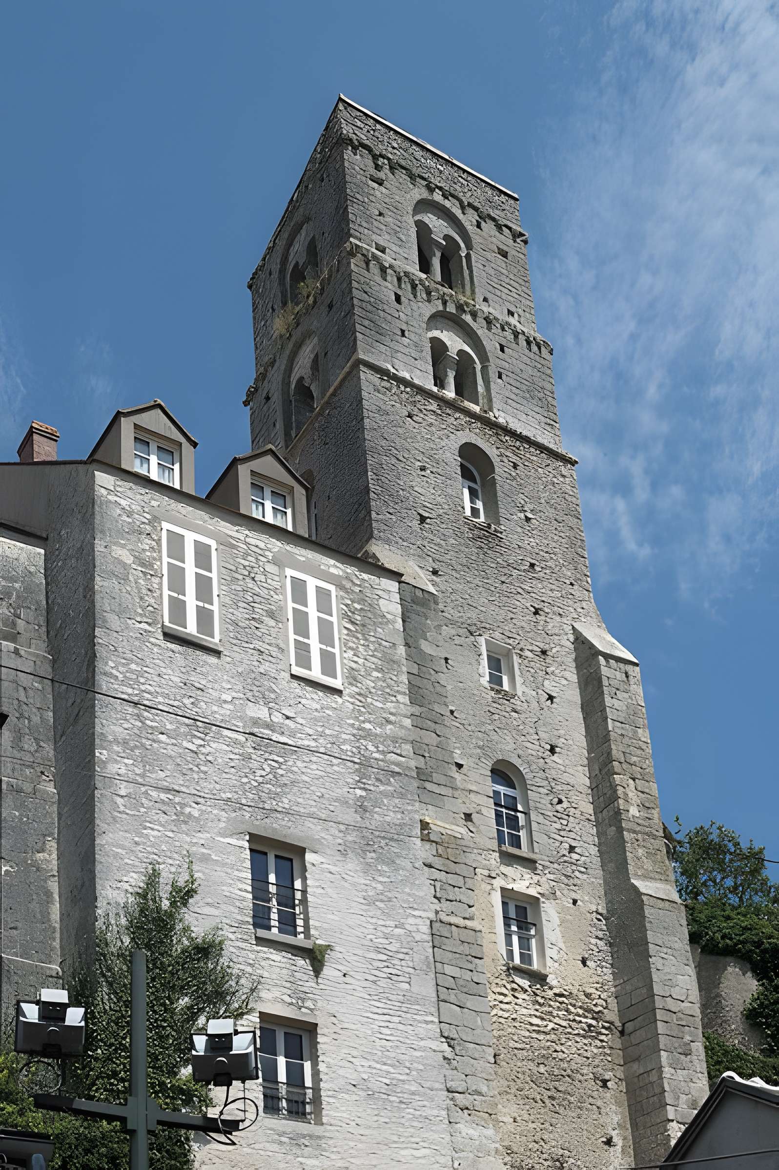 Basilique Saint-Thugal de Château-Landon