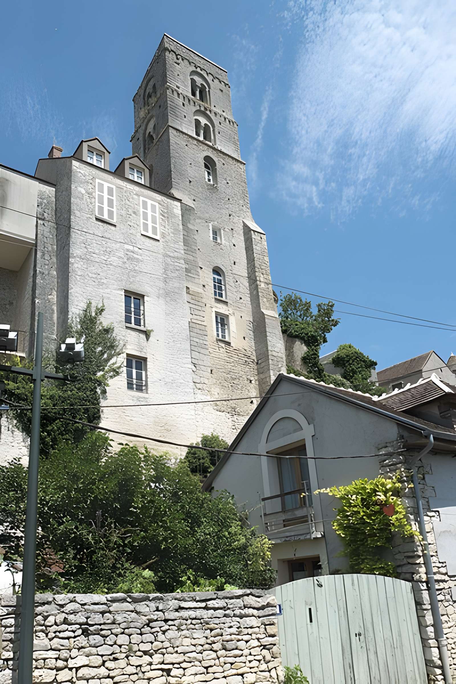 Basilique Saint-Thugal de Château-Landon