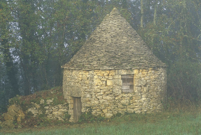 Photo de Cabane en pierre sèche n°27 de Badefols-sur-Dordogne