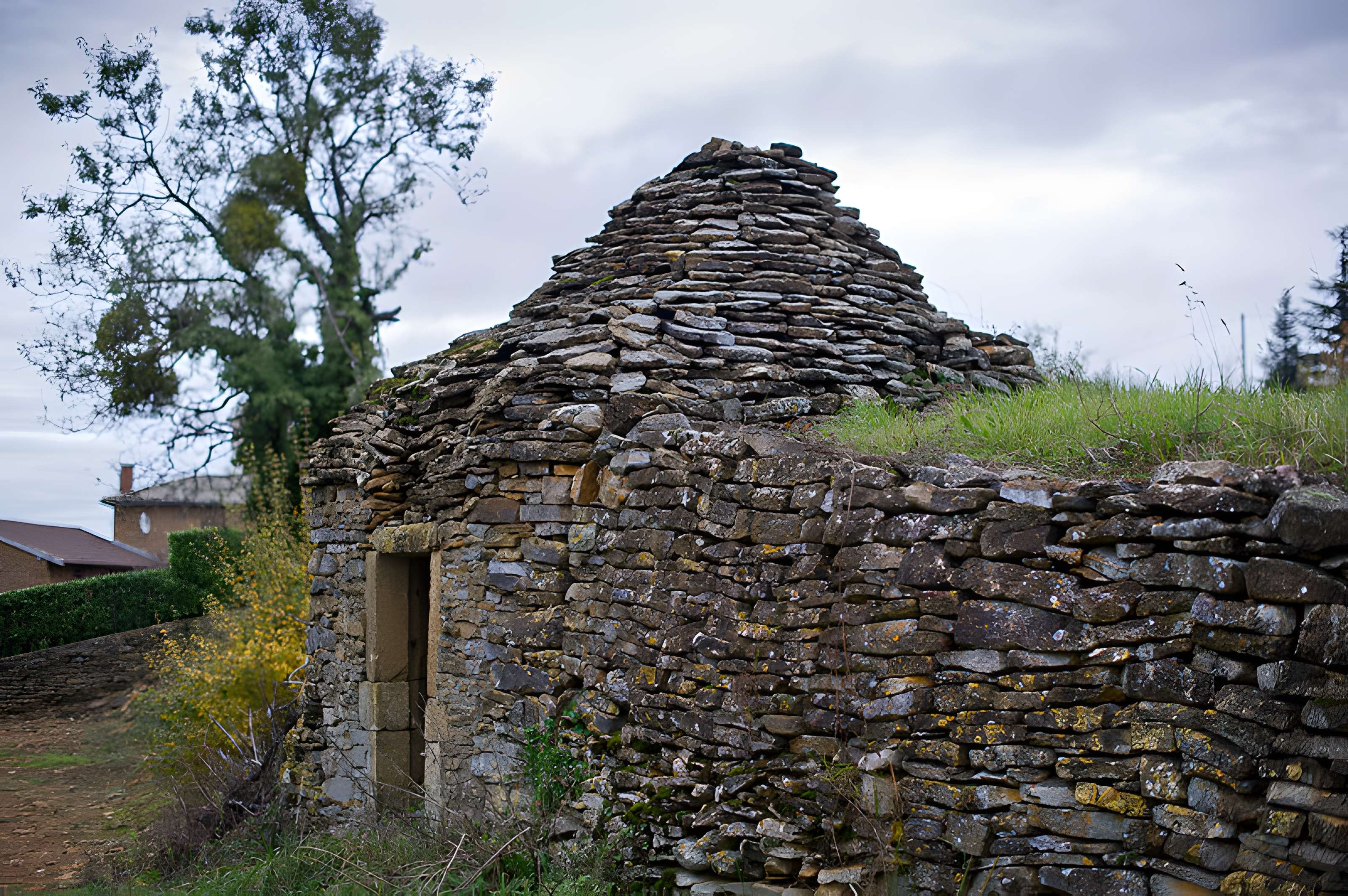 Cabanes en pierre sèche de Theizé