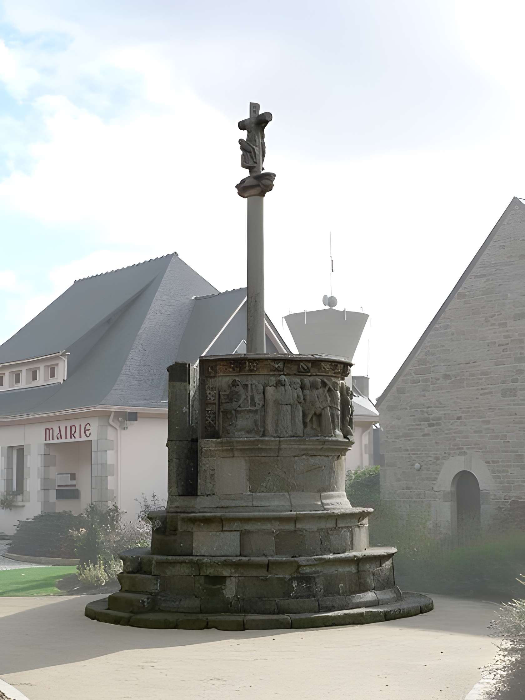 Calvaire du xve siècle de Pleubian 