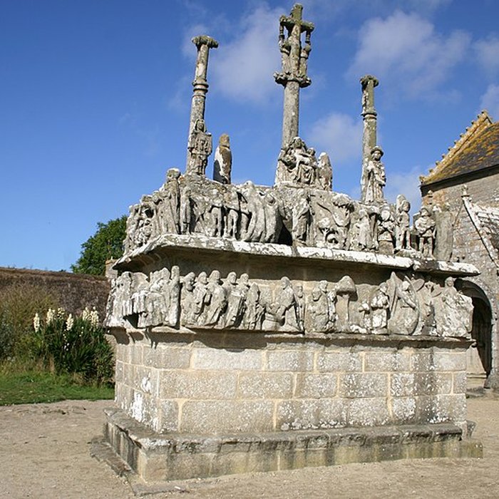 Photo de Calvaire et chapelle de Tronoën