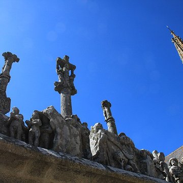 Calvaire et chapelle de Tronoën