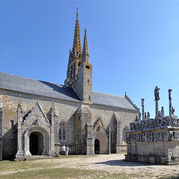 Calvaire et chapelle de Tronoën