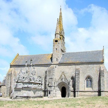 Calvaire et chapelle de Tronoën