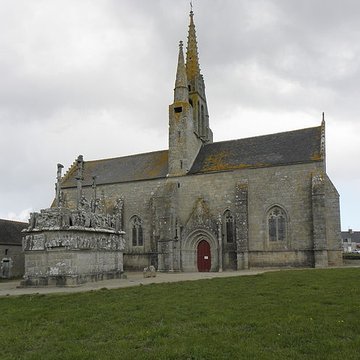 Calvaire et chapelle de Tronoën