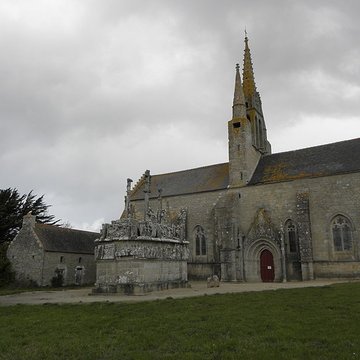 Calvaire et chapelle de Tronoën
