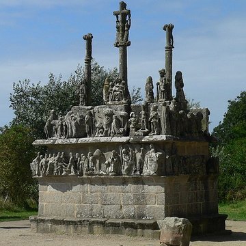 Calvaire et chapelle de Tronoën
