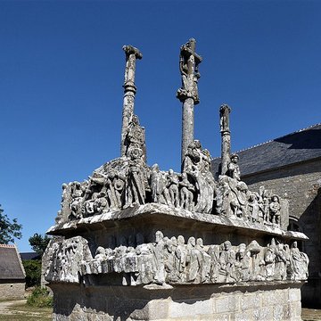 Calvaire et chapelle de Tronoën
