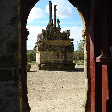 Calvaire et chapelle de Tronoën