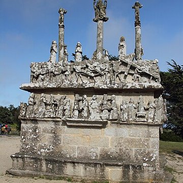 Calvaire et chapelle de Tronoën