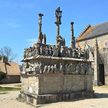 Calvaire et chapelle de Tronoën