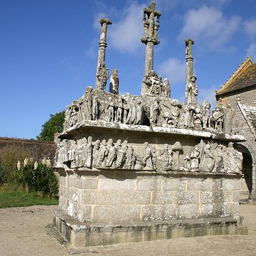 Calvaire et chapelle de Tronoën